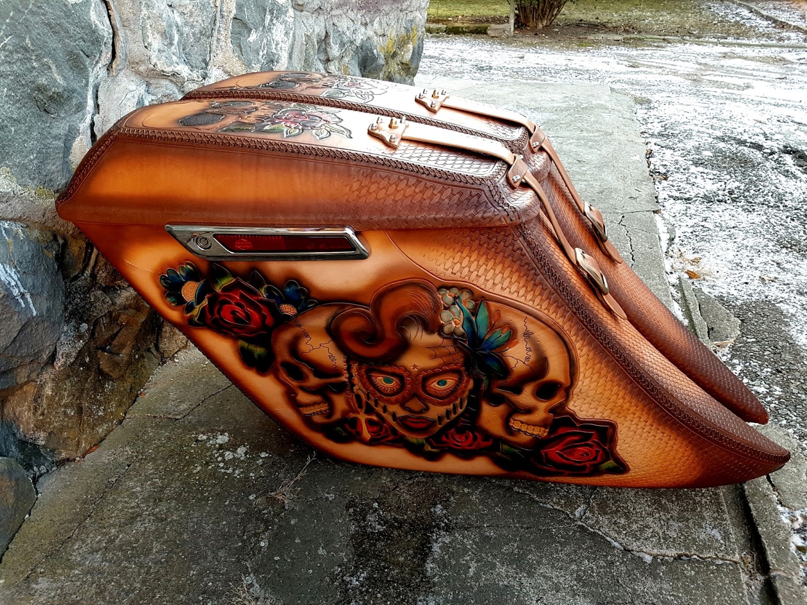 CUSTOMIZED & PERSONALIZED LEATHER GOODS