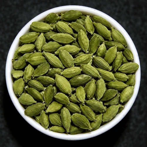 Premium Whole Green Cardamom Pods for Bulk Culinary Processing image 3