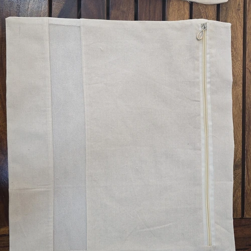 Cotton Saree Cover with Zipper Closure for Garment Storage image 2