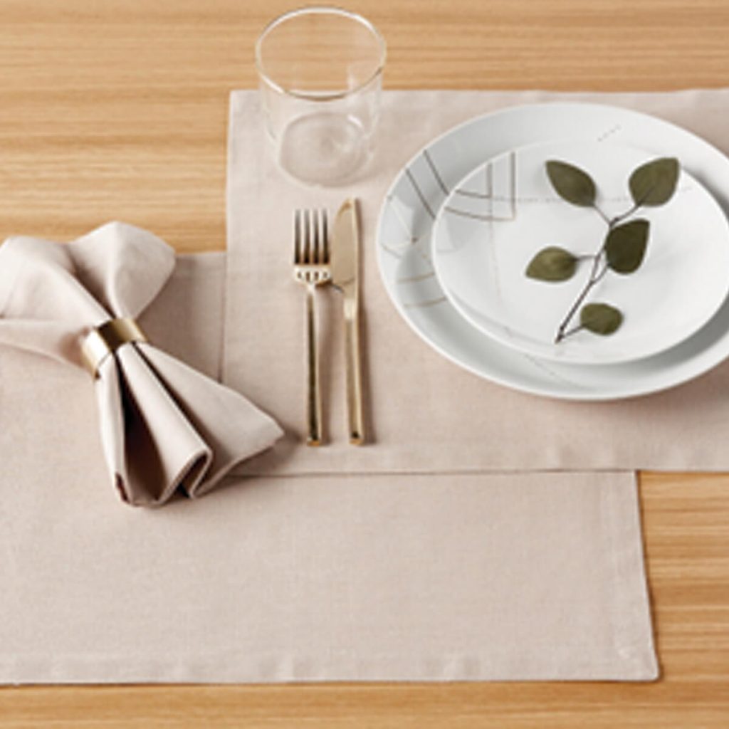 Table Linens (Tablecloths, Runners, Placemats)