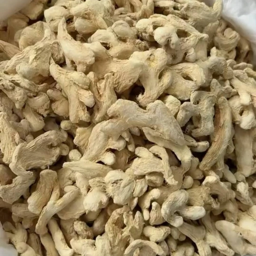 Dried Ginger Pieces for Spice Processing, Extraction, and Wholesale Supply